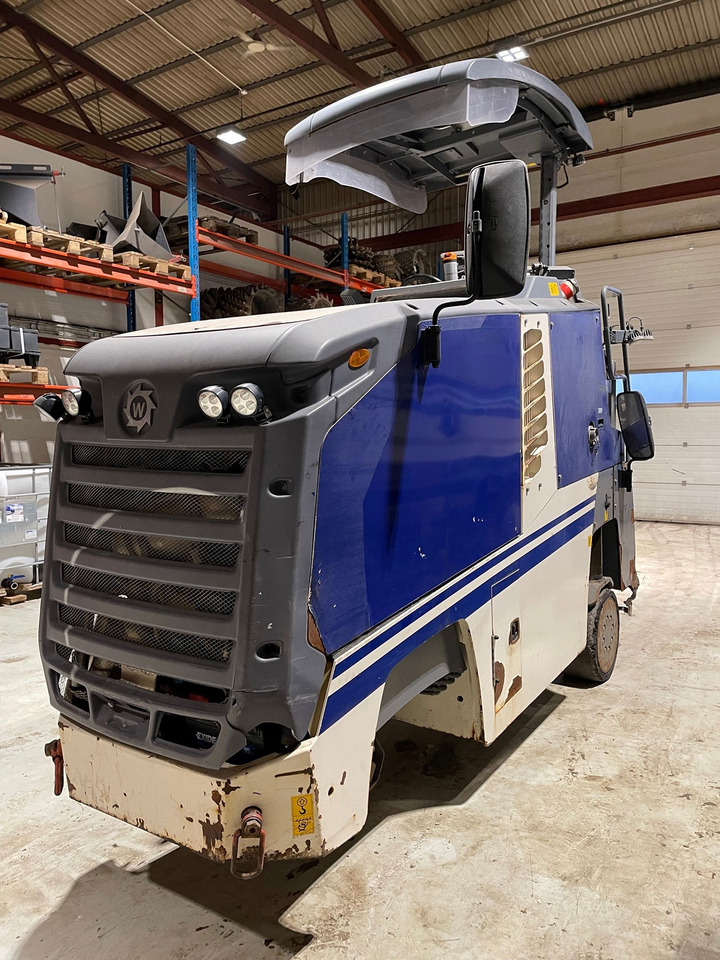 Wirtgen W 60 RI - ماكينات لصقل الأسفلت: صور 2 Wirtgen W 60 RI - ماكينات لصقل الأسفلت: صور 2