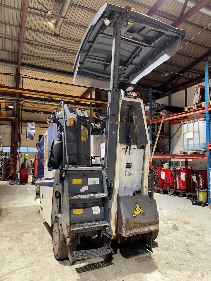 Wirtgen W 60 RI - ماكينات لصقل الأسفلت: صور 4 Wirtgen W 60 RI - ماكينات لصقل الأسفلت: صور 4