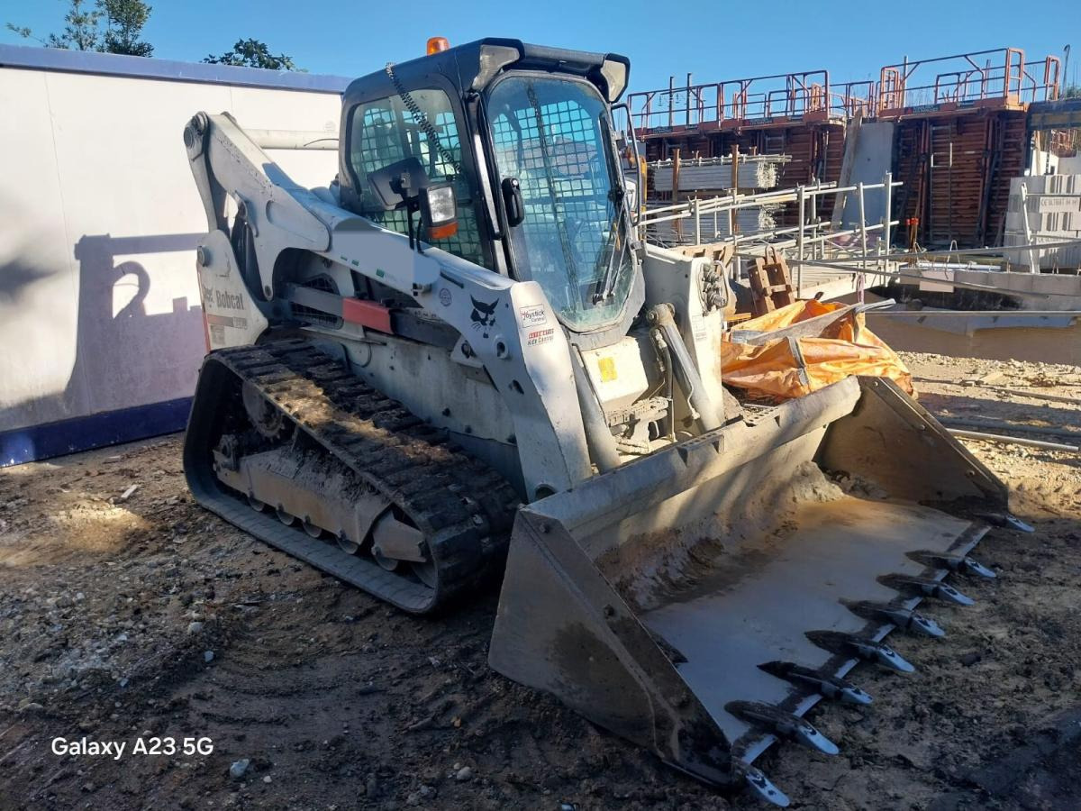 BOBCAT T870 - اللودر المجنزر صغير: صور 1 BOBCAT T870 - اللودر المجنزر صغير: صور 1