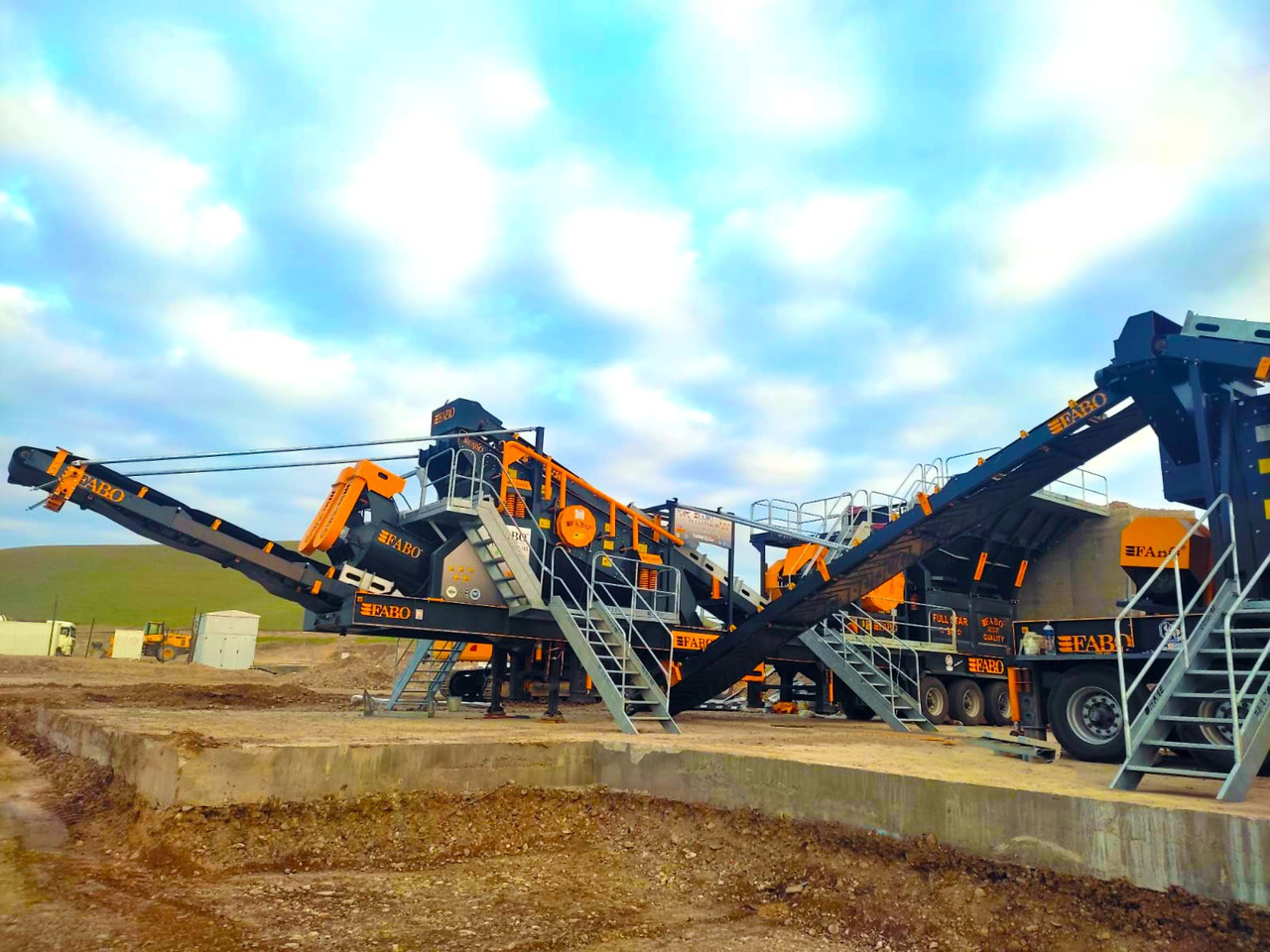 FABO Mobile crusher - كسارة متحركه: صور 3 FABO Mobile crusher - كسارة متحركه: صور 3
