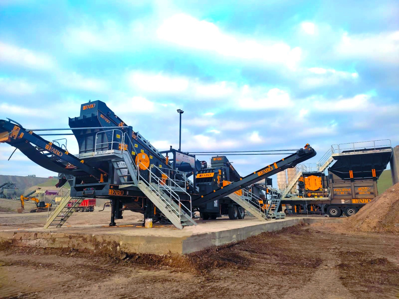 FABO Mobile crusher - كسارة متحركه: صور 4 FABO Mobile crusher - كسارة متحركه: صور 4