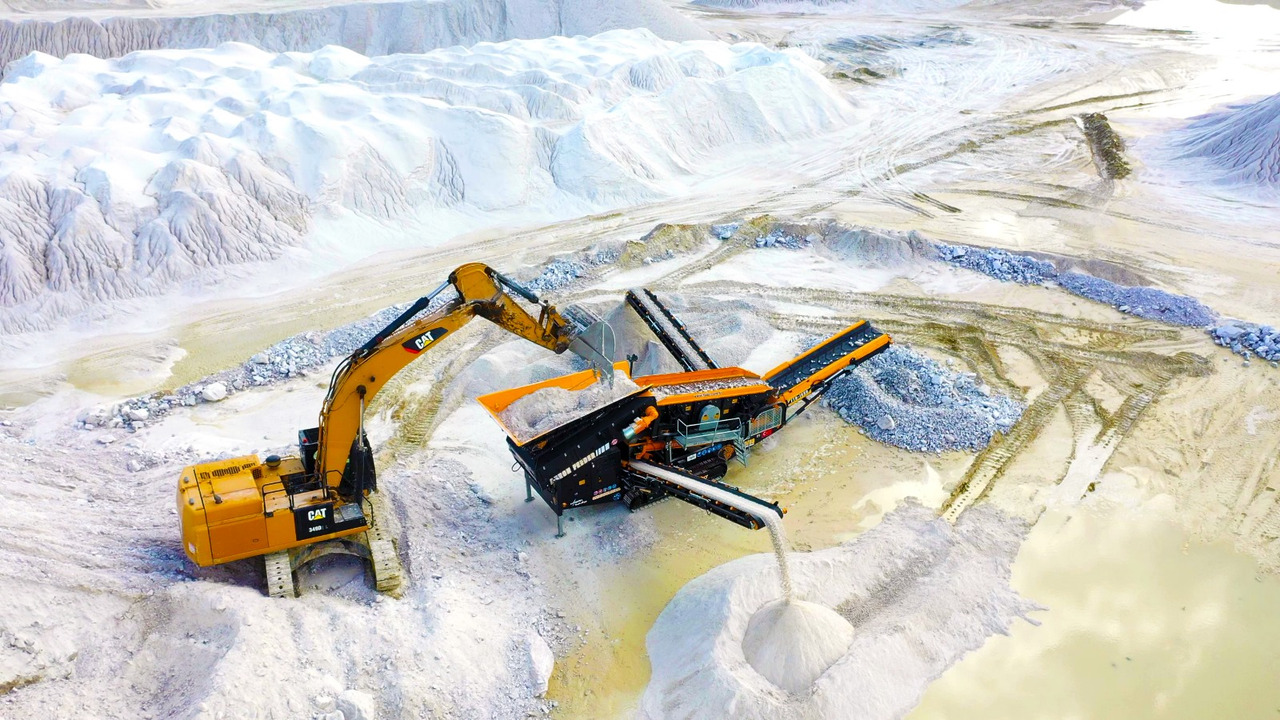 FABO Mobile crusher - كسارة متحركه: صور 5 FABO Mobile crusher - كسارة متحركه: صور 5