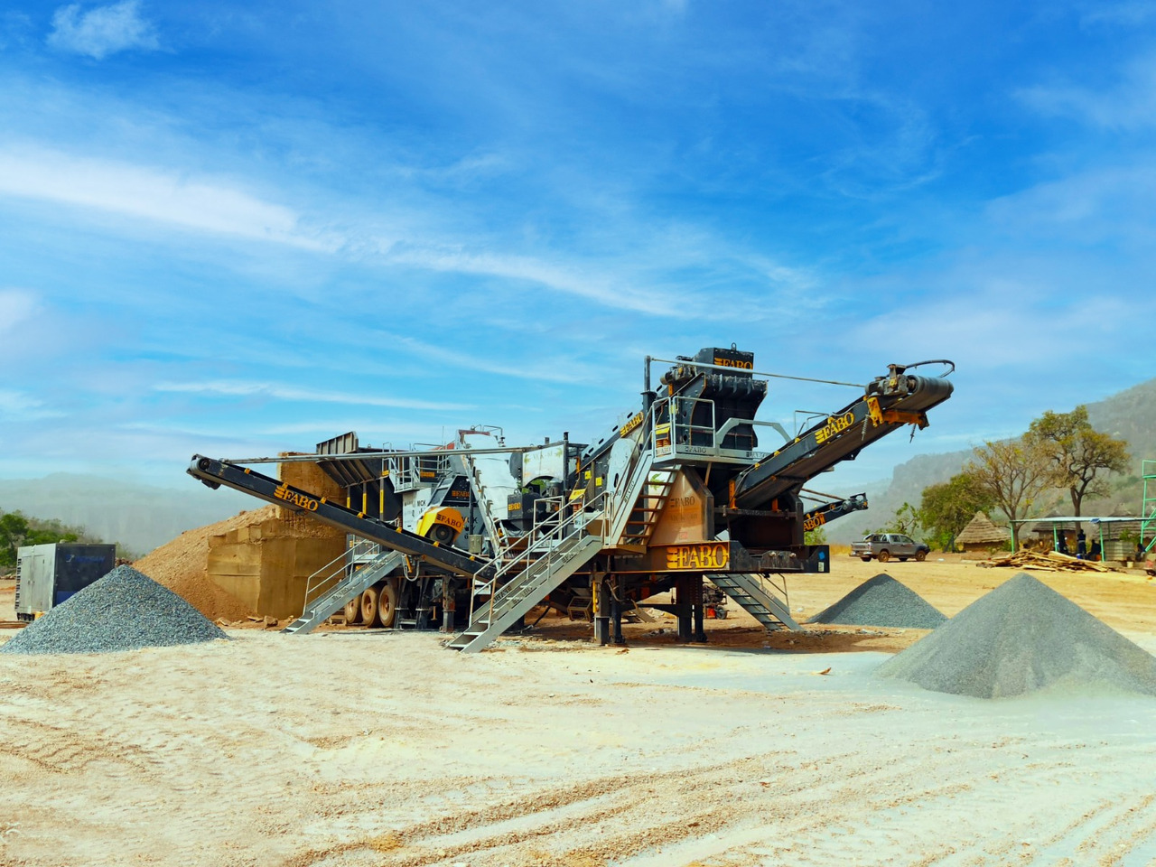 FABO Mobile crusher - كسارة متحركه: صور 1 FABO Mobile crusher - كسارة متحركه: صور 1
