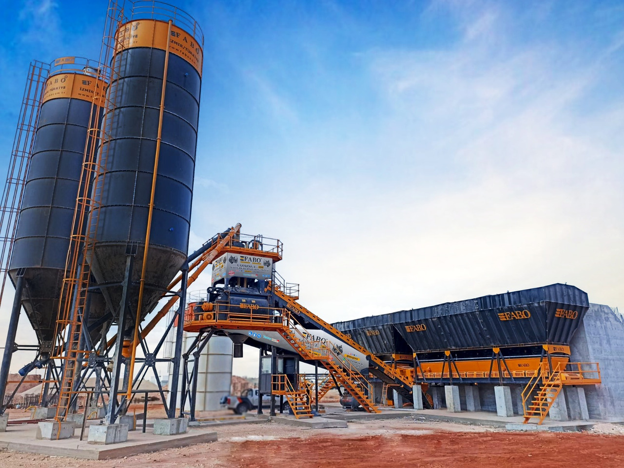 FABO compact concrete plant - مصنع خلط الخرسانة: صور 1 FABO compact concrete plant - مصنع خلط الخرسانة: صور 1
