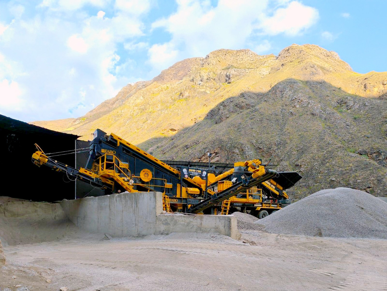 FABO mobile impact crusher - كسارة التصادمية: صور 1 FABO mobile impact crusher - كسارة التصادمية: صور 1