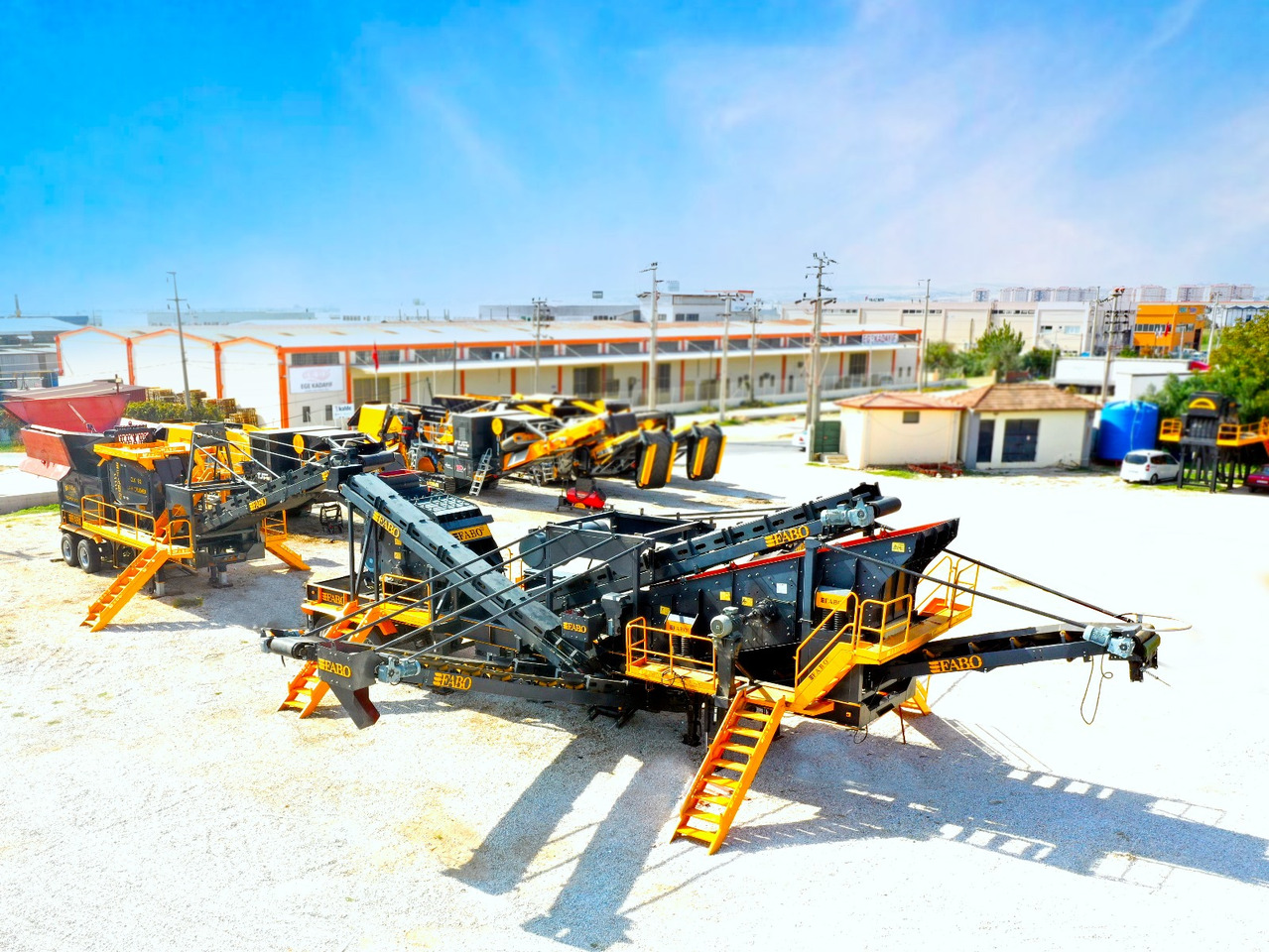 كسارة فكية جديد FABO mobile jaw crusher: صور 1