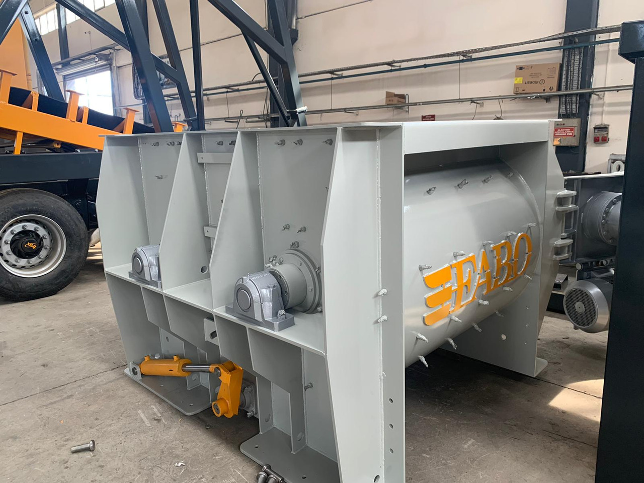 FABO twin shaft mixer - خلاطه اسمنت: صور 5 FABO twin shaft mixer - خلاطه اسمنت: صور 5