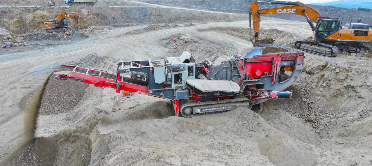 SANDVIK Mobile crusher - كسارة متحركه: صور 1 SANDVIK Mobile crusher - كسارة متحركه: صور 1