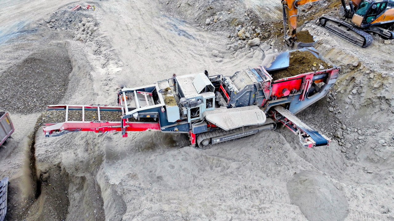 SANDVIK Mobile crusher - كسارة متحركه: صور 3 SANDVIK Mobile crusher - كسارة متحركه: صور 3