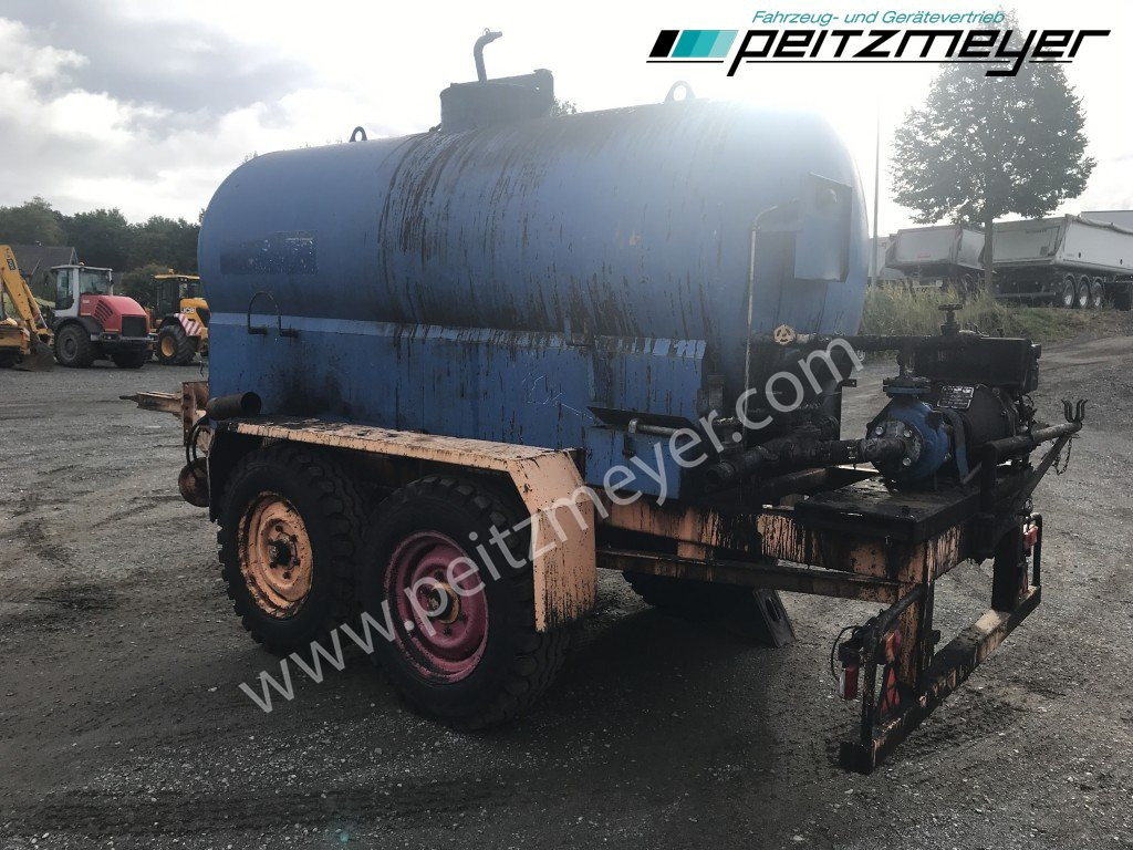 BATHE TANDEMANHÄNGER Bitum / Teerkocher 3,5 m³ Hatz Diesel-Motor 1 B 40 - موزع الأسفلت: صور 2 BATHE TANDEMANHÄNGER Bitum / Teerkocher 3,5 m³ Hatz Diesel-Motor 1 B 40 - موزع الأسفلت: صور 2