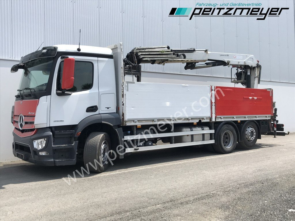MERCEDES-BENZ Antos 2536 LL Pritsche HMF 2110-L5 5 fach Ausschub mit Steinzange - شاحنات مسطحة, شاحنة كرين: صور 1 MERCEDES-BENZ Antos 2536 LL Pritsche HMF 2110-L5 5 fach Ausschub mit Steinzange - شاحنات مسطحة, شاحنة كرين: صور 1