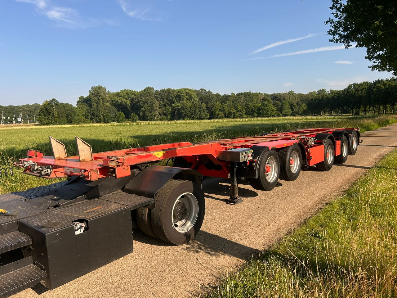 Broshuis 2-Connect-5Akcc / 3 x Steering axle / 4 x Lifting axle / tyres 80 / 3 x - شاحنات الحاويات/ جسم علوي قابل للتغيير نصف مقطورة: صور 1 Broshuis 2-Connect-5Akcc / 3 x Steering axle / 4 x Lifting axle / tyres 80 / 3 x - شاحنات الحاويات/ جسم علوي قابل للتغيير نصف مقطورة: صور 1
