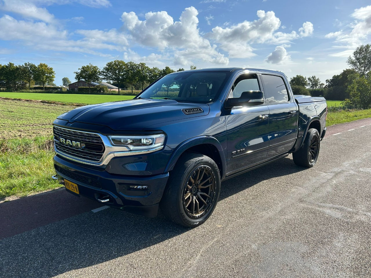 Dodge Ram Pick Up 1500 5.7 V8 4x4 Creb Cab Limeted Hemi Etorque - شاحنة البيك أب: صور 3 Dodge Ram Pick Up 1500 5.7 V8 4x4 Creb Cab Limeted Hemi Etorque - شاحنة البيك أب: صور 3