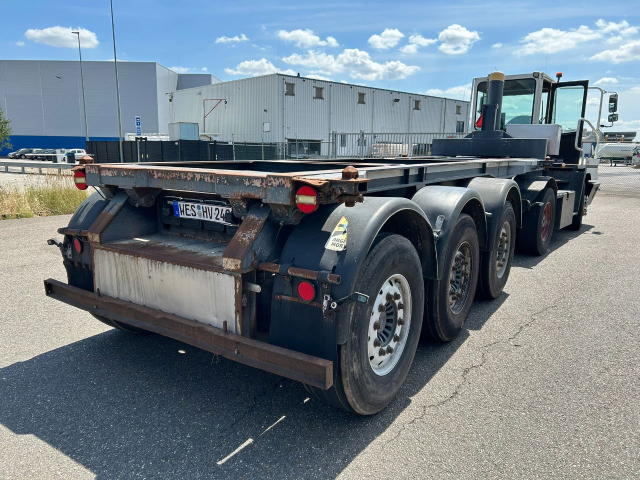 Mafa 2 x in stock 20 ft tipping chassis / disc brakes / lifting axle / alcoa wheels - شاحنات الحاويات/ جسم علوي قابل للتغيير نصف مقطورة: صور 3 Mafa 2 x in stock 20 ft tipping chassis / disc brakes / lifting axle / alcoa wheels - شاحنات الحاويات/ جسم علوي قابل للتغيير نصف مقطورة: صور 3