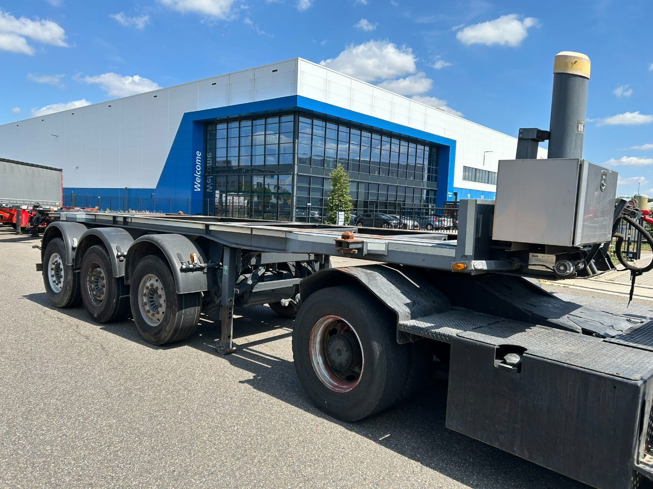 Mafa 20 ft tipping chassis / disc brakes / lifting axle / alcoa wheels / - شاحنات الحاويات/ جسم علوي قابل للتغيير نصف مقطورة: صور 2 Mafa 20 ft tipping chassis / disc brakes / lifting axle / alcoa wheels / - شاحنات الحاويات/ جسم علوي قابل للتغيير نصف مقطورة: صور 2