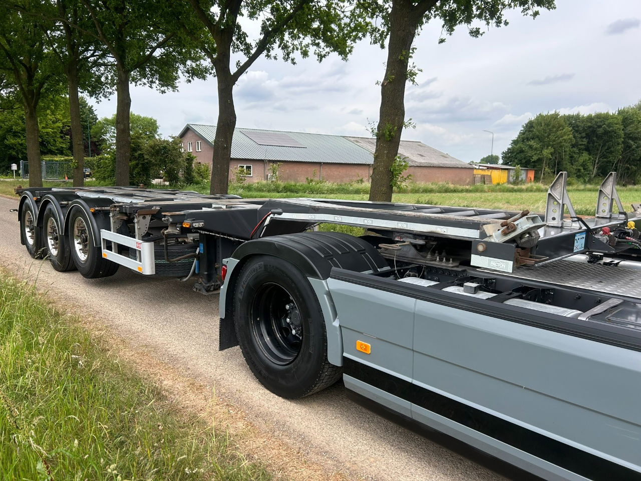 Pacton ET3 / Bpw Disc / Lifting axle / 2x20/30/40/45 ft hc / Tyres 80 / Tuf 3-20 - شاحنات الحاويات/ جسم علوي قابل للتغيير نصف مقطورة: صور 2 Pacton ET3 / Bpw Disc / Lifting axle / 2x20/30/40/45 ft hc / Tyres 80 / Tuf 3-20 - شاحنات الحاويات/ جسم علوي قابل للتغيير نصف مقطورة: صور 2