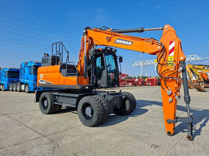 Doosan DX160W-7 - حفارة على عجلات: صور 3 Doosan DX160W-7 - حفارة على عجلات: صور 3