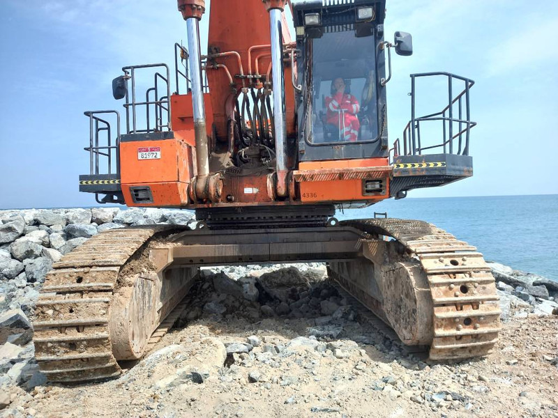 Hitachi EX1200-6 28m ( Abu Dhabi ) - حفارة: صور 5 Hitachi EX1200-6 28m ( Abu Dhabi ) - حفارة: صور 5