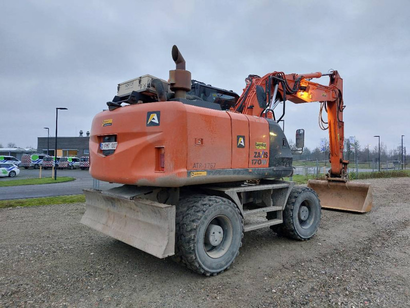 Hitachi ZX170W-5B - حفارة على عجلات: صور 5 Hitachi ZX170W-5B - حفارة على عجلات: صور 5