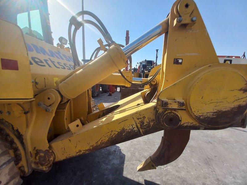 Komatsu D155-6R (4 pieces available in Abu Dhabi) - بلدوزر: صور 5 Komatsu D155-6R (4 pieces available in Abu Dhabi) - بلدوزر: صور 5