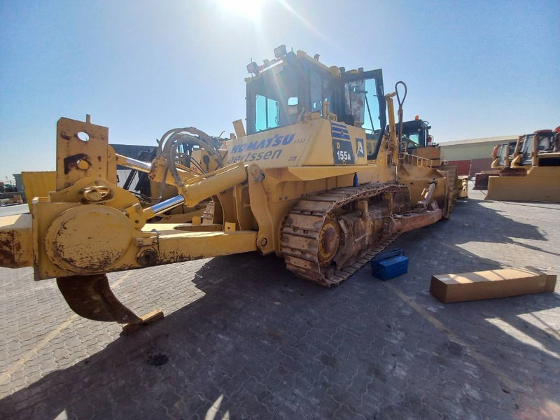 Komatsu D155A-6R (4 Pcs available in Abu Dhabi) - بلدوزر: صور 4 Komatsu D155A-6R (4 Pcs available in Abu Dhabi) - بلدوزر: صور 4