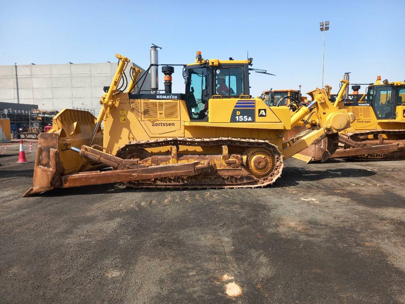 Komatsu D155A-6R (4 pcs available in Abu Dhabi) - بلدوزر: صور 1 Komatsu D155A-6R (4 pcs available in Abu Dhabi) - بلدوزر: صور 1