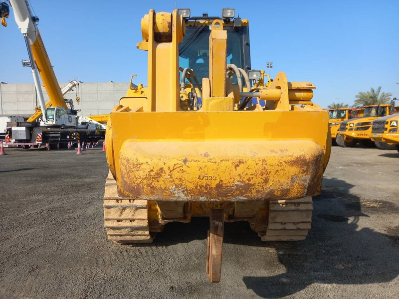Komatsu D155A-6R (4 pcs available in Abu Dhabi) - بلدوزر: صور 3 Komatsu D155A-6R (4 pcs available in Abu Dhabi) - بلدوزر: صور 3
