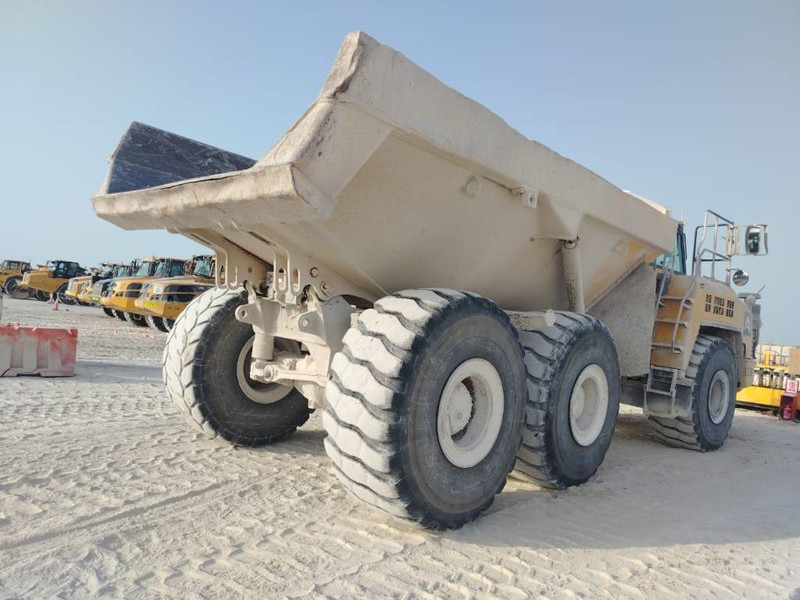 Komatsu HM400-3R (4 pieces available in Abu Dhabi) - شاحنة مفصلية: صور 4 Komatsu HM400-3R (4 pieces available in Abu Dhabi) - شاحنة مفصلية: صور 4
