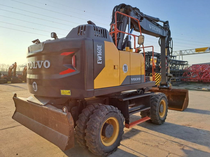Volvo EW160E - حفارة على عجلات: صور 4 Volvo EW160E - حفارة على عجلات: صور 4