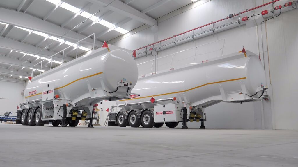 SINAN TANKER-TREYLER Aluminium, fuel tanker- Бензовоз Алюминьевый - نصف مقطورة صهريج: صور 1 SINAN TANKER-TREYLER Aluminium, fuel tanker- Бензовоз Алюминьевый - نصف مقطورة صهريج: صور 1