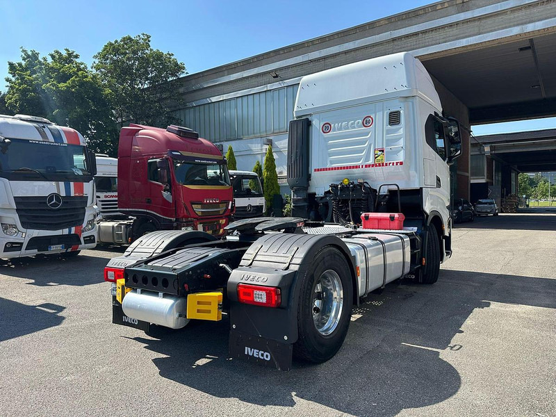 Iveco S-Way 570 - شاحنة جرار: صور 4 Iveco S-Way 570 - شاحنة جرار: صور 4