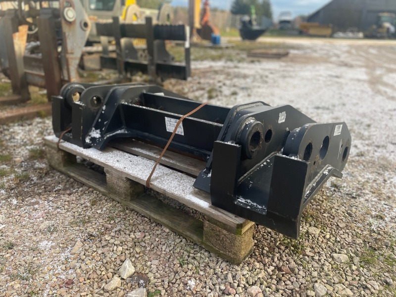 Adapter Hyundai HL757 to Volvo - وصلة الربط للمعدات المعلقة - اللودر بعجل: صور 2 Adapter Hyundai HL757 to Volvo - وصلة الربط للمعدات المعلقة - اللودر بعجل: صور 2