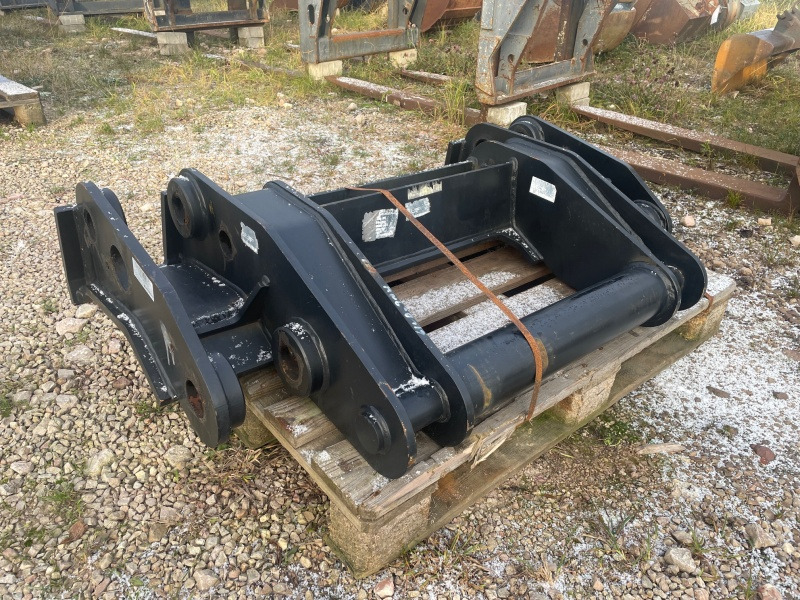 Adapter Hyundai HL757 to Volvo - وصلة الربط للمعدات المعلقة - اللودر بعجل: صور 1 Adapter Hyundai HL757 to Volvo - وصلة الربط للمعدات المعلقة - اللودر بعجل: صور 1