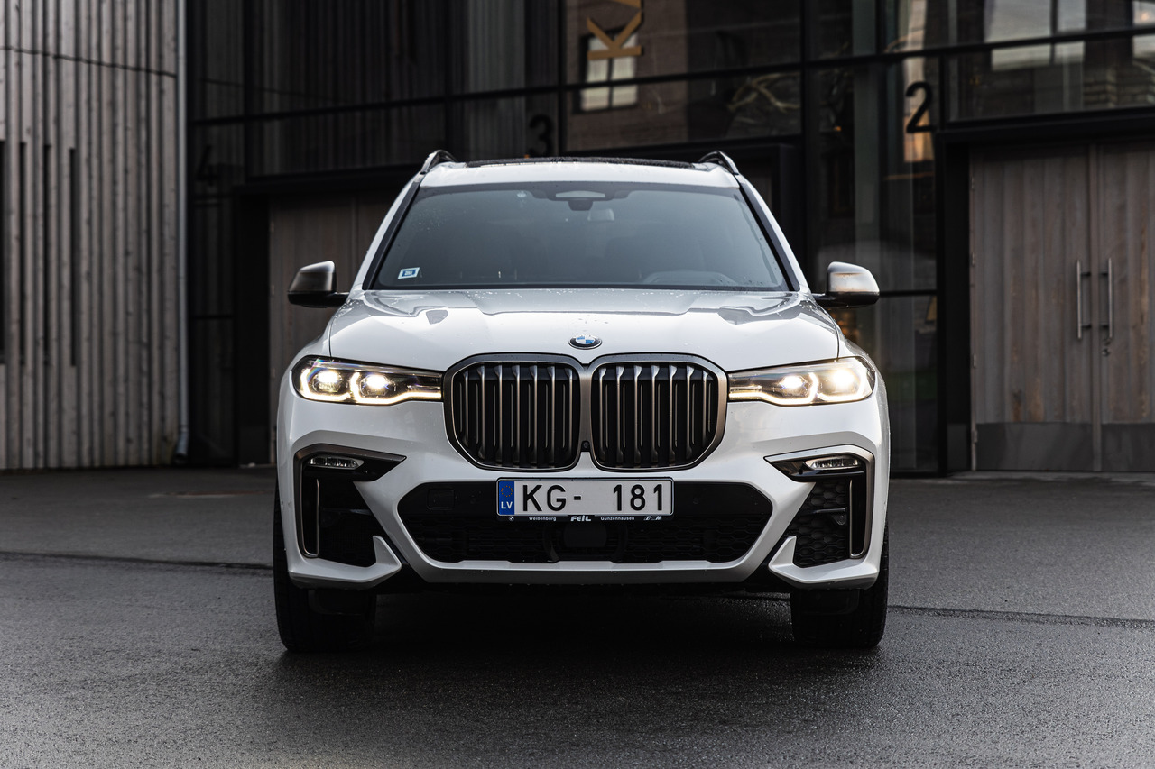 BMW X7 M50D X Drive M package, 6 seats - سيارة: صور 3 BMW X7 M50D X Drive M package, 6 seats - سيارة: صور 3
