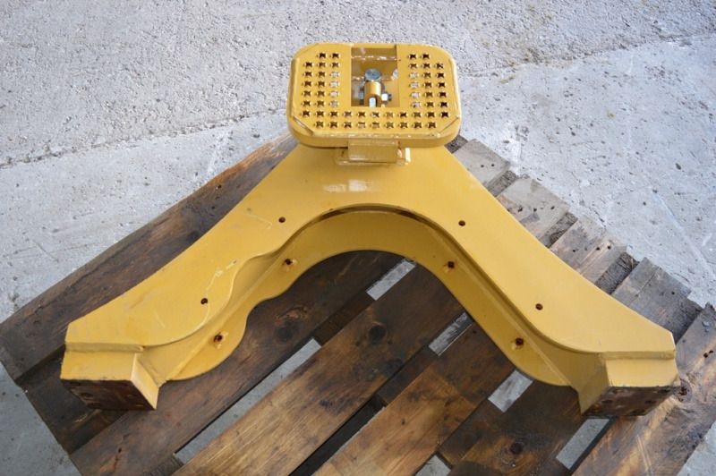 CATERPILLAR D5N Tow hook - وینچ - بلدوزر: صور 4 CATERPILLAR D5N Tow hook - وینچ - بلدوزر: صور 4