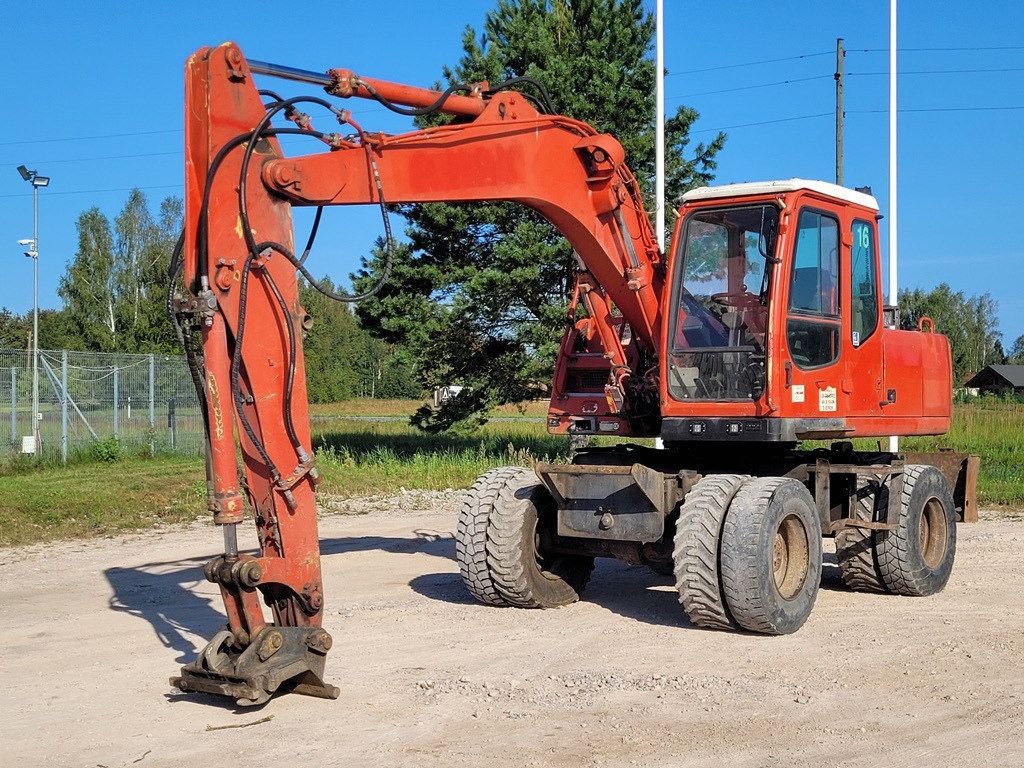 FURUKAWA W725 LS - حفارة على عجلات: صور 1 FURUKAWA W725 LS - حفارة على عجلات: صور 1