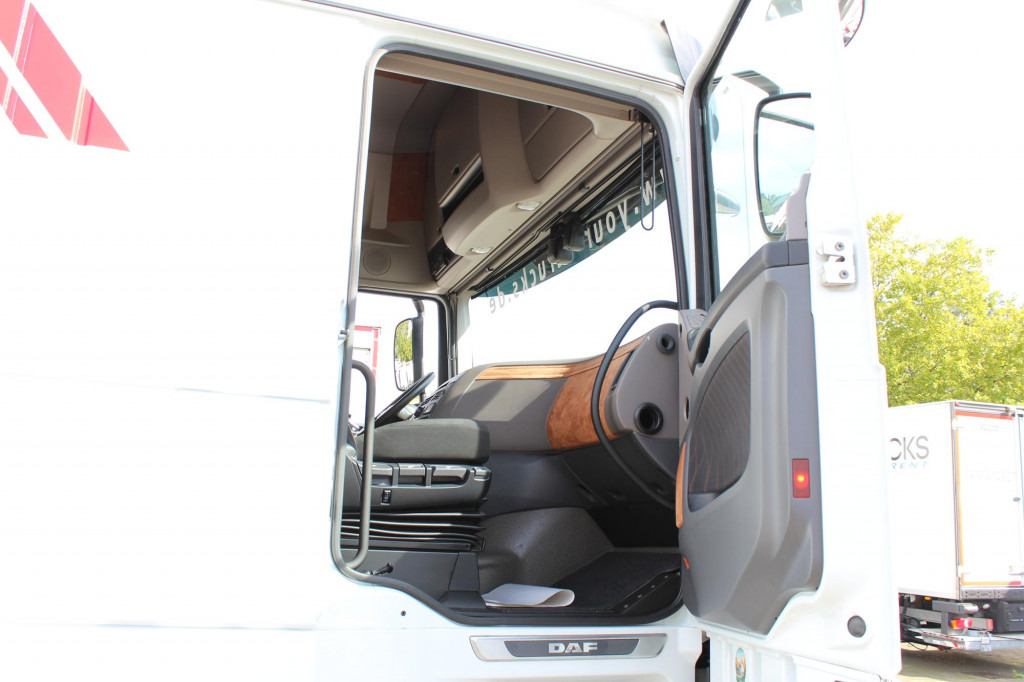 Daf 530 SSC Retarder Kühlbox 2 Tanks Standklima - شاحنة جرار: صور 3 Daf 530 SSC Retarder Kühlbox 2 Tanks Standklima - شاحنة جرار: صور 3