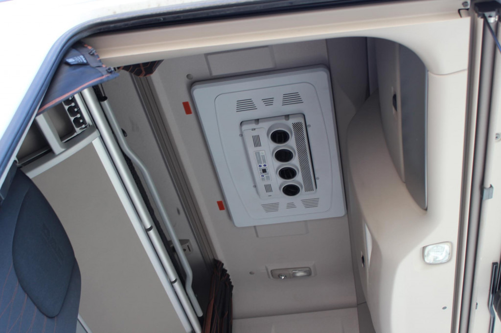 Daf 530 SSC Retarder Kühlbox 2 Tanks Standklima - شاحنة جرار: صور 4 Daf 530 SSC Retarder Kühlbox 2 Tanks Standklima - شاحنة جرار: صور 4