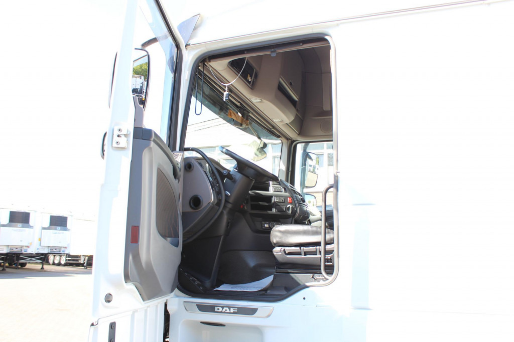 Daf 530 SSC Retarder Kühlbox 2 Tanks Standklima - شاحنة جرار: صور 5 Daf 530 SSC Retarder Kühlbox 2 Tanks Standklima - شاحنة جرار: صور 5