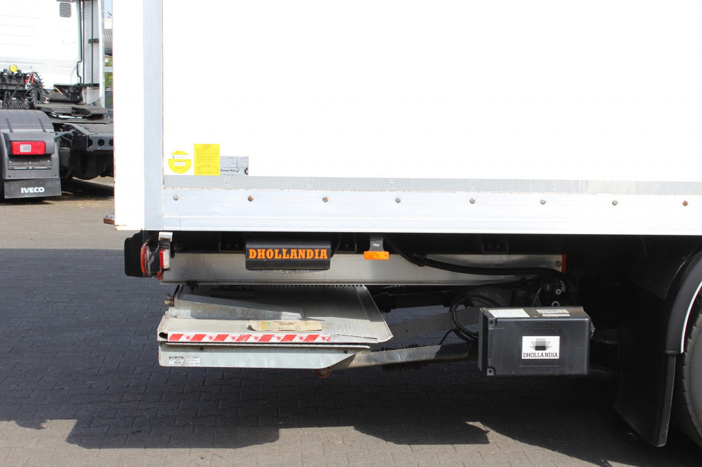 Daf LF 290 Koffer Klima LDW Rolltor LBW 298Tkm - شاحنة: صور 4 Daf LF 290 Koffer Klima LDW Rolltor LBW 298Tkm - شاحنة: صور 4