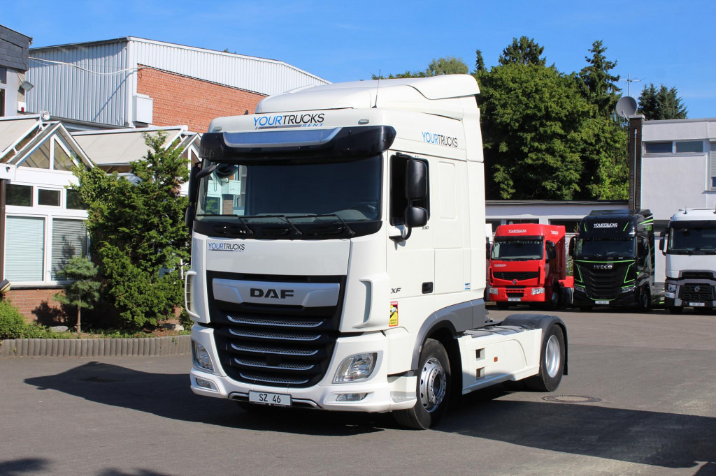 Daf XF 530 SC Retarder ACC LDWS Standklima Kühlbox - شاحنة جرار: صور 1 Daf XF 530 SC Retarder ACC LDWS Standklima Kühlbox - شاحنة جرار: صور 1