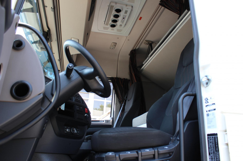 Daf XF 530 SC Retarder ACC LDWS Standklima Kühlbox - شاحنة جرار: صور 5 Daf XF 530 SC Retarder ACC LDWS Standklima Kühlbox - شاحنة جرار: صور 5