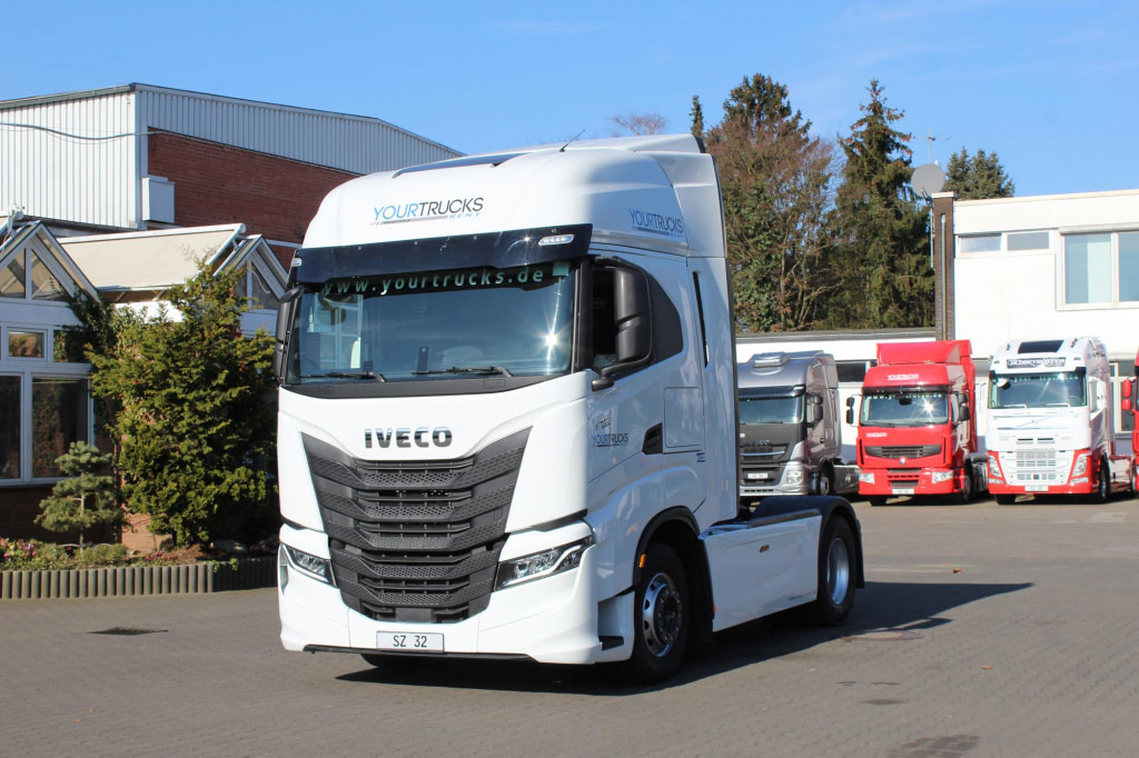 Iveco S-Way 490 E6 Retarder Standklima 2Tanks Navi - شاحنة جرار: صور 1 Iveco S-Way 490 E6 Retarder Standklima 2Tanks Navi - شاحنة جرار: صور 1