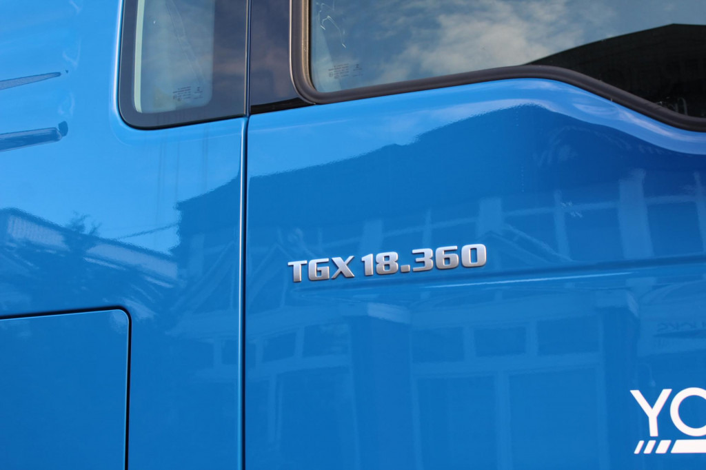 MAN TGX 18.360 Retarder Plane Edscha Aluwand - شاحنة ستارة: صور 4 MAN TGX 18.360 Retarder Plane Edscha Aluwand - شاحنة ستارة: صور 4