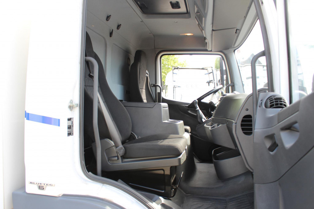 Mercedes-Benz Atego 1221 E6 Koffer Klima LDW Schalter LBW - بصندوق مغلق شاحنة: صور 4 Mercedes-Benz Atego 1221 E6 Koffer Klima LDW Schalter LBW - بصندوق مغلق شاحنة: صور 4