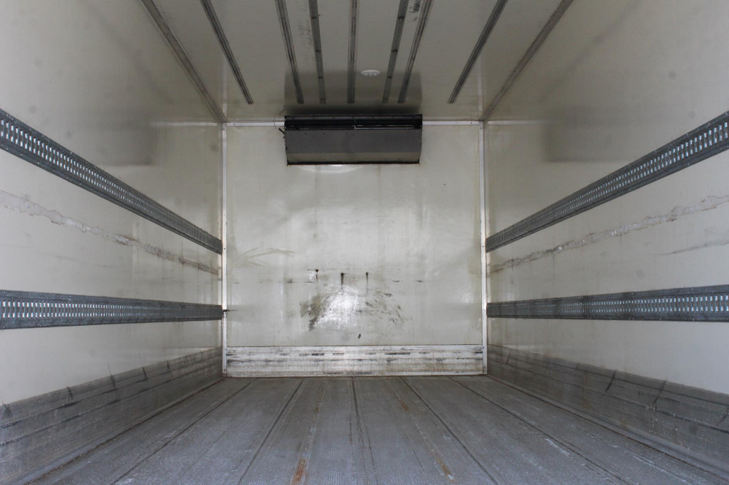 Mercedes-Benz Atego 1221 TK T-800R Tiefkühl Türen+LBW - مبردة شاحنة: صور 4 Mercedes-Benz Atego 1221 TK T-800R Tiefkühl Türen+LBW - مبردة شاحنة: صور 4