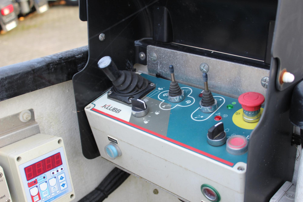 Renault Master Bühne KLUBB 11m 2 Personen Korb 200kg - مصاعد الازدهار محمولة على شاحنة: صور 4 Renault Master Bühne KLUBB 11m 2 Personen Korb 200kg - مصاعد الازدهار محمولة على شاحنة: صور 4