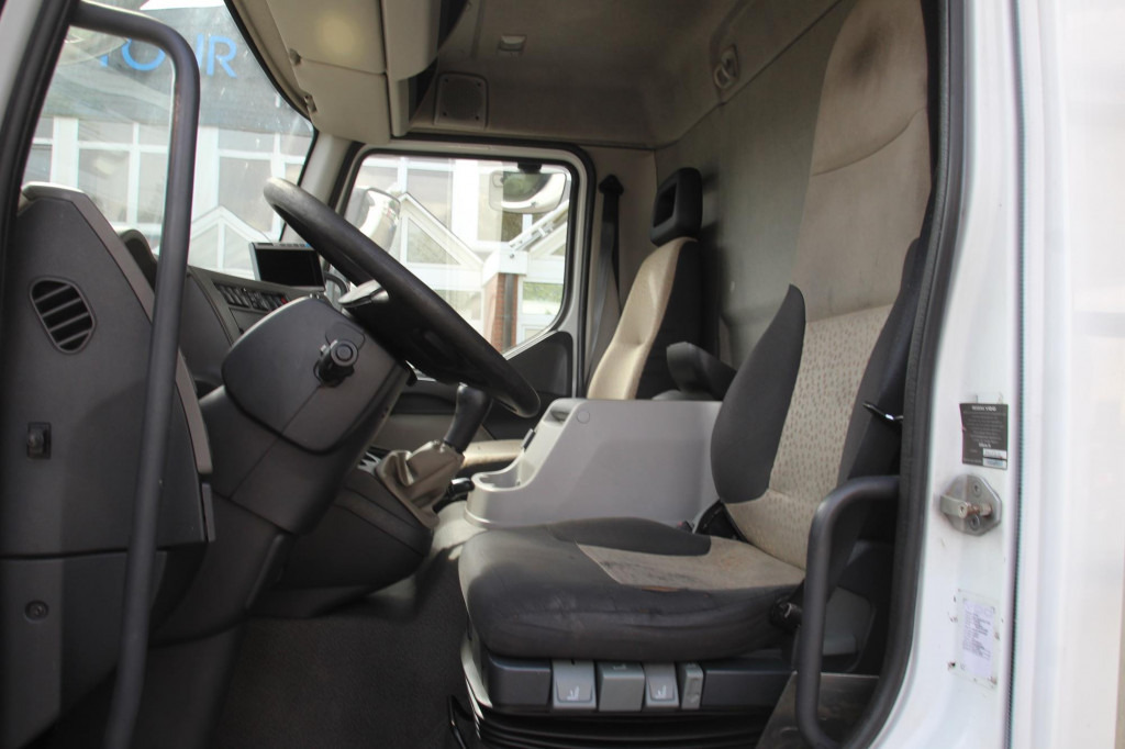 Renault Midlum 220 E5 CS 850 Strom LBW Seiten Tür FRC - مبردة شاحنة: صور 2 Renault Midlum 220 E5 CS 850 Strom LBW Seiten Tür FRC - مبردة شاحنة: صور 2