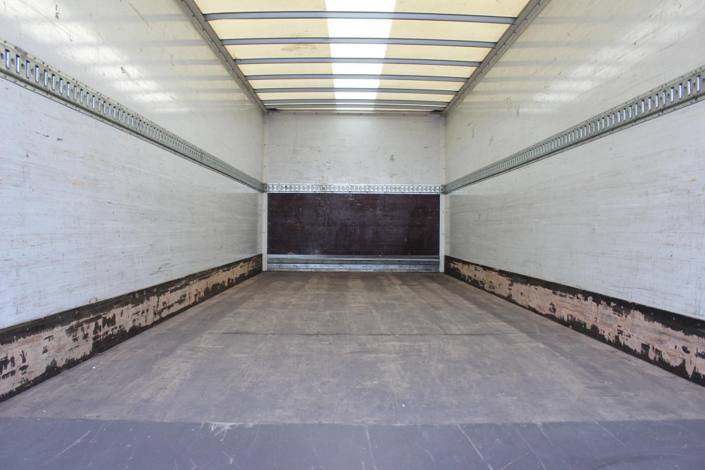 Volvo FM 330 E6 Koffer 7,8m Klima LBW Liftachse - بصندوق مغلق شاحنة: صور 2 Volvo FM 330 E6 Koffer 7,8m Klima LBW Liftachse - بصندوق مغلق شاحنة: صور 2