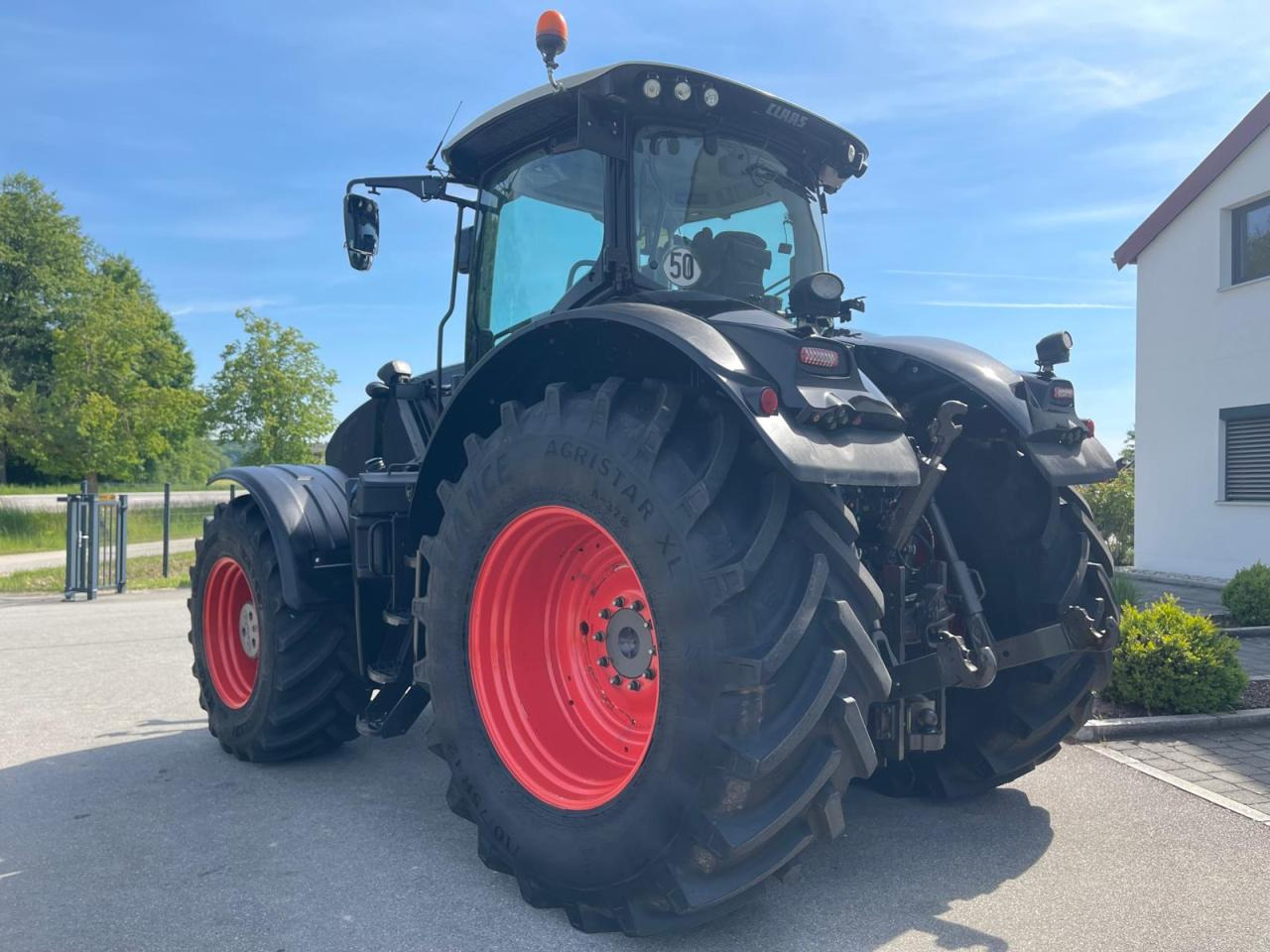 CLAAS Axion 920 CMATIC mit FZW, Black, Schwarz - جرار: صور 3 CLAAS Axion 920 CMATIC mit FZW, Black, Schwarz - جرار: صور 3